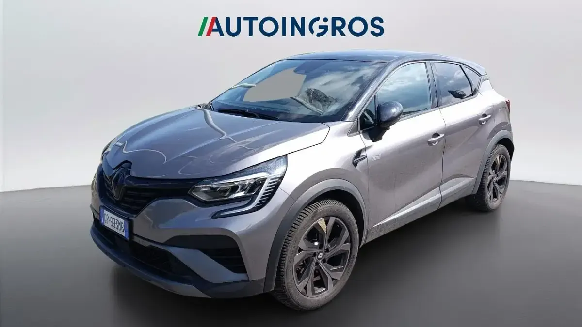Usata Renault Captur Engineered 92 CV (67 kW) 2023 Grigio SUV