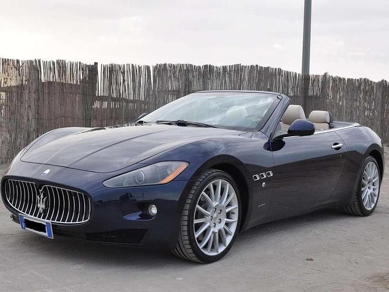 Usata Maserati GranCabrio 439 CV (322 kW) 2010 Blu/azzurro Cabrio