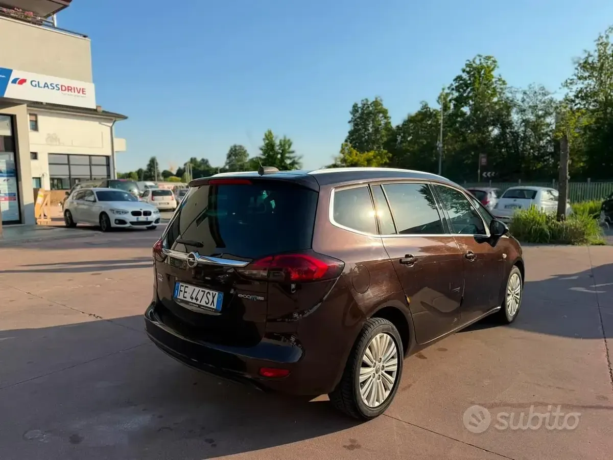 Usata Opel Zafira Tourer Cosmo 150 CV (110 kW) 2016 Marrone Monovolume