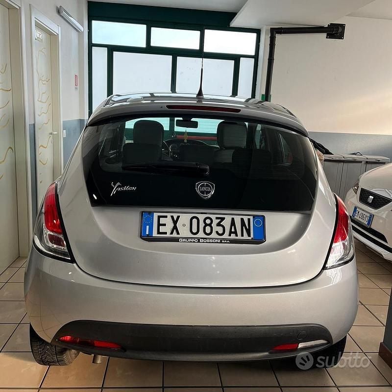 Usata Lancia Ypsilon S 69 CV (50 kW) 2014 Grigio Utilitaria