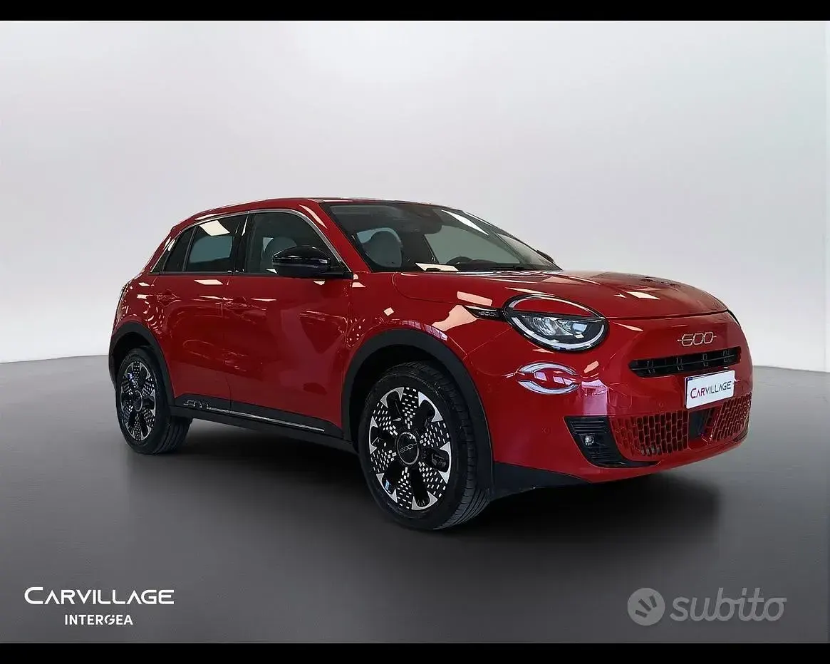 Usata Fiat 600 La Prima 101 CV (74 kW) 2025 Rosso SUV