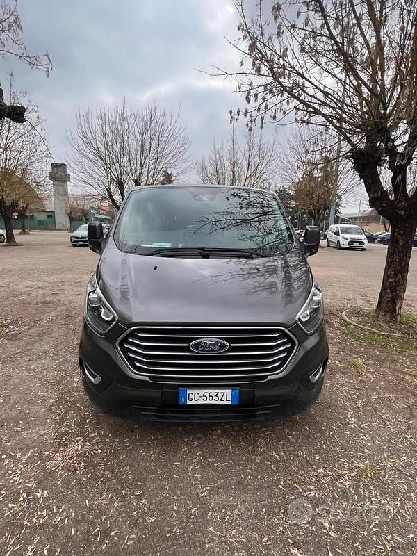 Usata Ford Tourneo Titanium 2021 Grigio