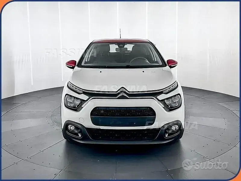 Usata Citroën C3 PureTech 83 CV (61 kW) 2023 Bianco/rosso Utilitaria