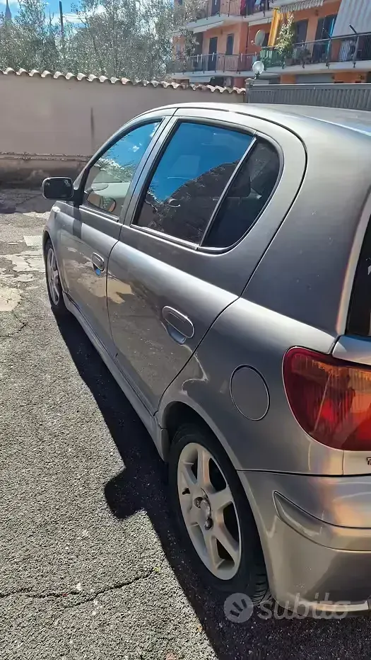 Usata Toyota Yaris 105 CV (77 kW) 2025 Marrone Utilitaria