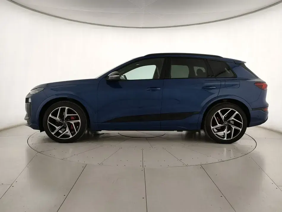 Usata Audi SQ6 e-tron Edition .1 359 kW (489 CV) 2024 Blu SUV