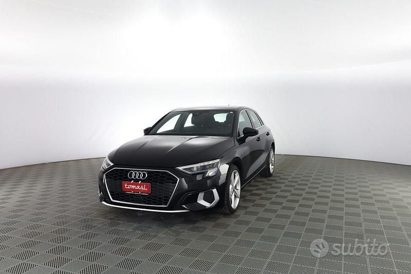 Nero midnight Usata 2022 Audi A3 e-tron Business Due volumi | 26.400 € (Ottimo prezzo) - Immagine 1/4