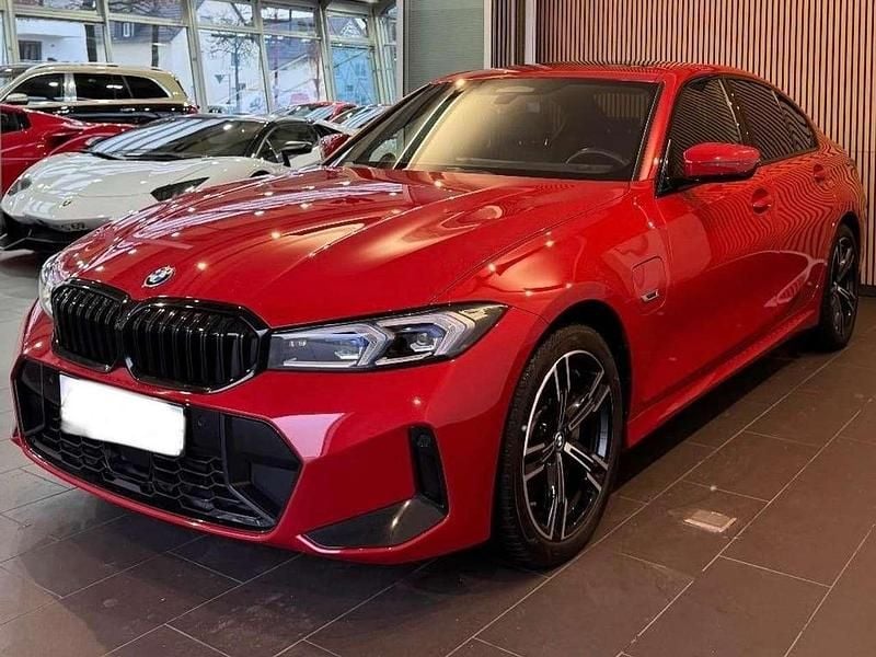 Usata BMW 330e M Sport 184 CV (135 kW) 2023 Rosso Berlina