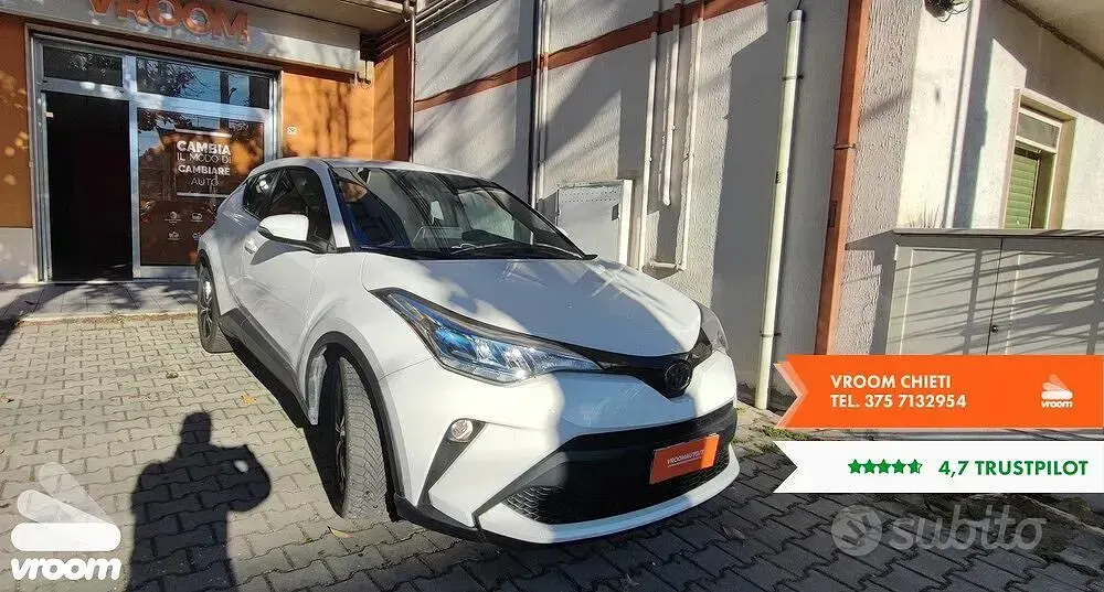 Begagnad Toyota C-HR Lounge 98 HK (72 kW) 2022 SUV