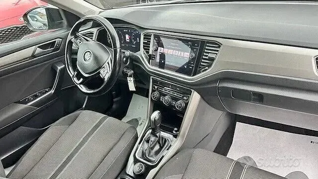 Usata VW T-Roc Business 150 CV (110 kW) 2021 Grigio SUV