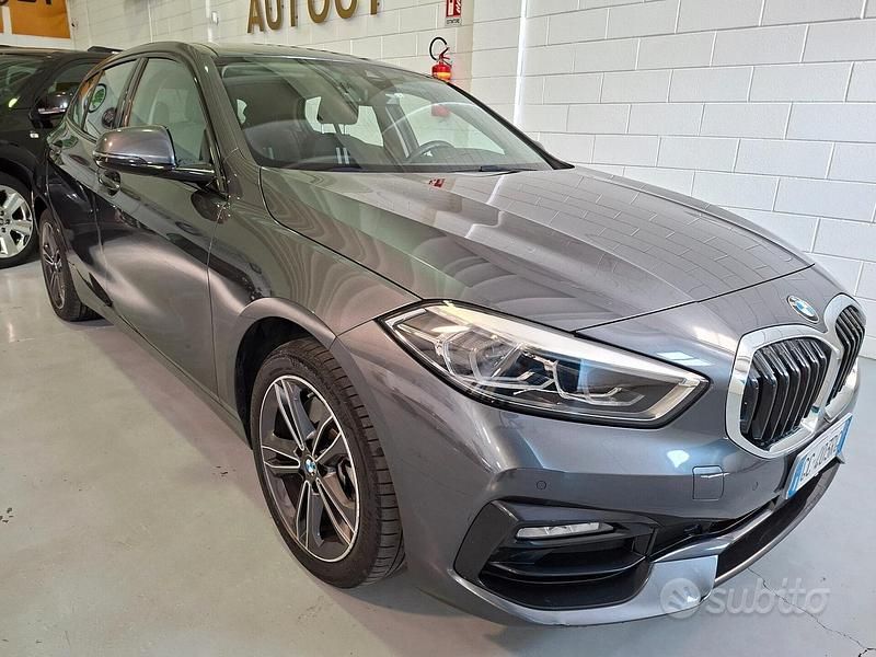 Usata BMW 120 Sport Line 190 CV (139 kW) 2020 Grigio Utilitaria