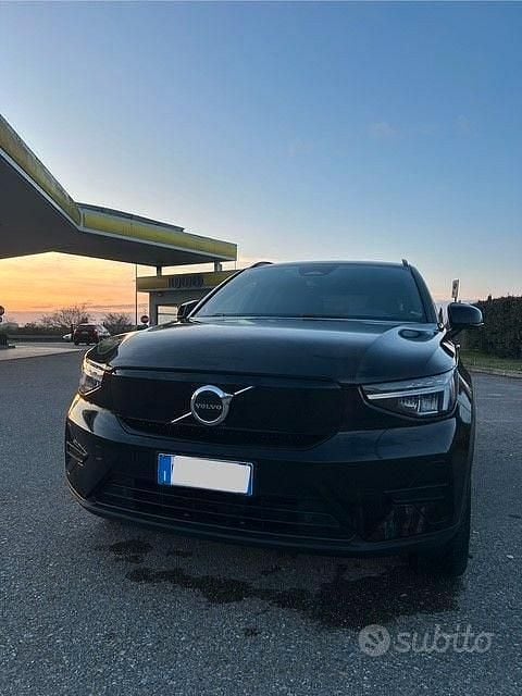 Usata Volvo XC40 Core 169 kW (231 CV) 2023 Nero SUV