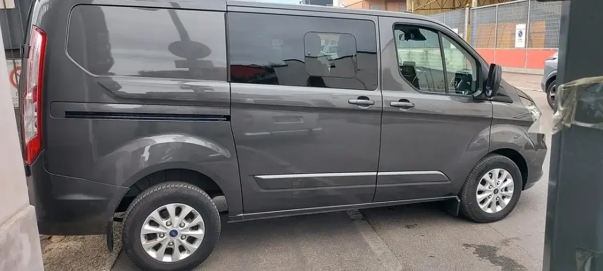 Usata Ford Transit Custom 130 CV (95 kW) 2022 Marrone