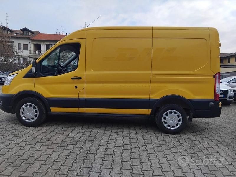 Usata Ford Transit Trend 131 CV (96 kW) 2021 Giallo / pastello Berlina