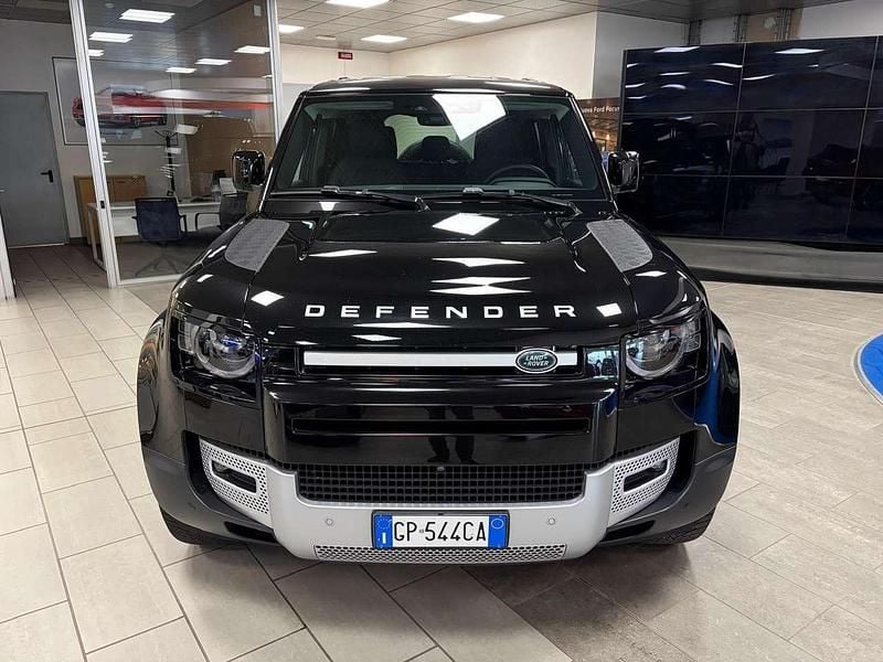 Usata Land Rover Defender SE 200 CV (147 kW) 2023 Nero metallizzato SUV