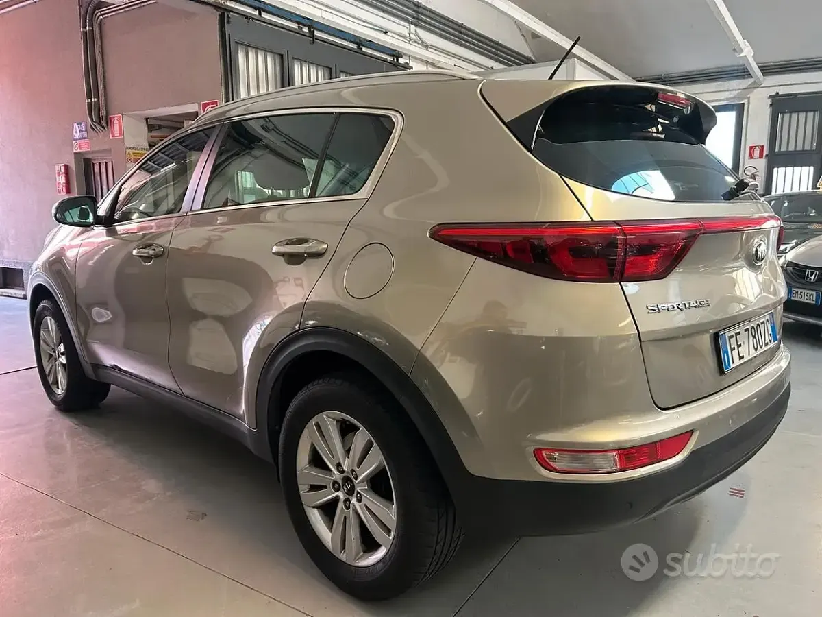 Usata Kia Sportage 132 CV (97 kW) 2016 Bronzo SUV