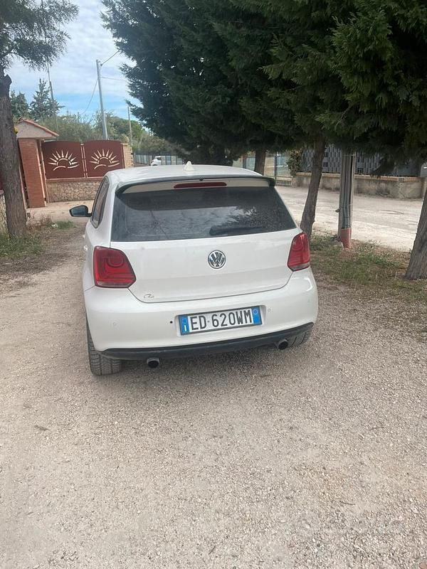 Usata VW Polo 90 CV (66 kW) 2011 Bianco Utilitaria