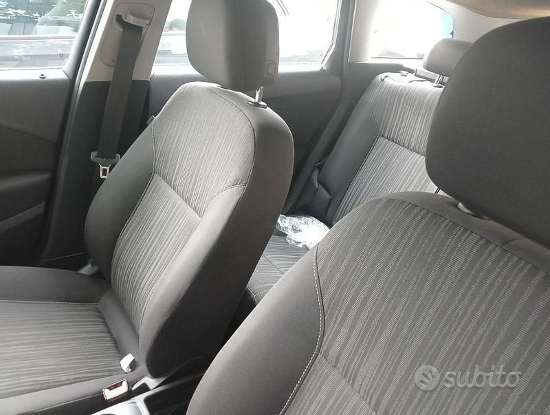 Usata Opel Astra 82 CV (60 kW) 2011 Nero Station wagon