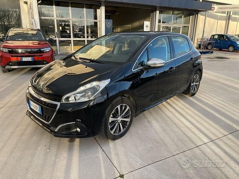 Usata Peugeot 208 Active 75 CV (55 kW) 2017 Utilitaria