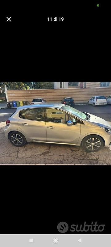 Usata Peugeot 208 2017 Grigio Utilitaria