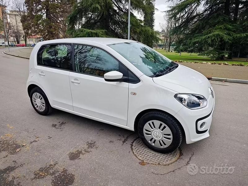 Begagnad VW up! 60 HK (44 kW) 2015 Vit Halvkombi