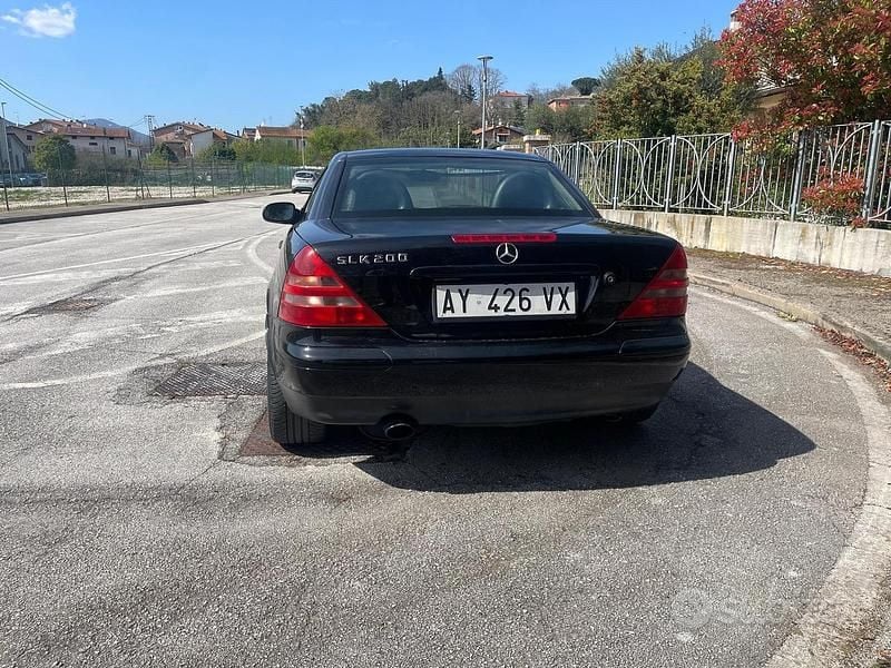 Usata Mercedes SLK200 192 CV (141 kW) 1998 Nero Cabrio