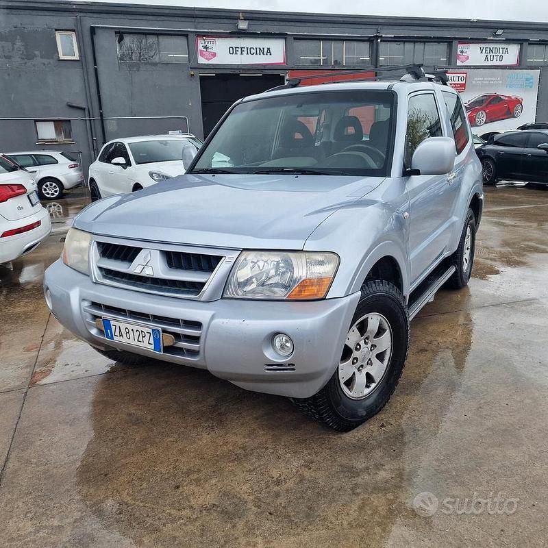 Usata Mitsubishi Pajero 160 CV (117 kW) 2003 Grigio SUV