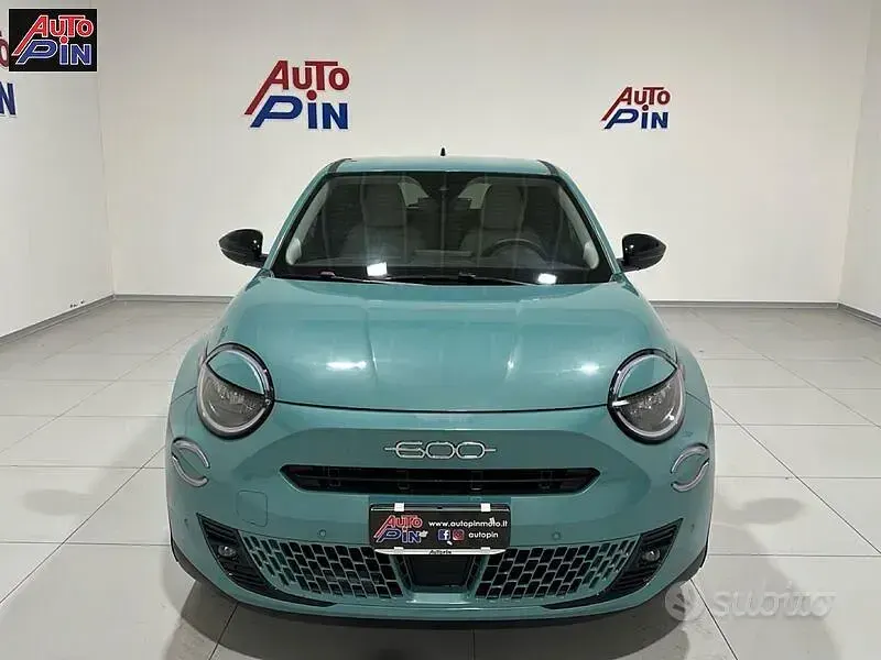 Usata Fiat 600 La Prima 136 CV (100 kW) 2025 Nero SUV