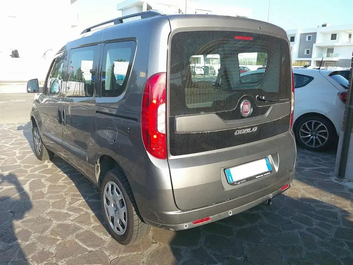 Usata Fiat Doblò Easy 120 CV (88 kW) 2018 Grigio Monovolume