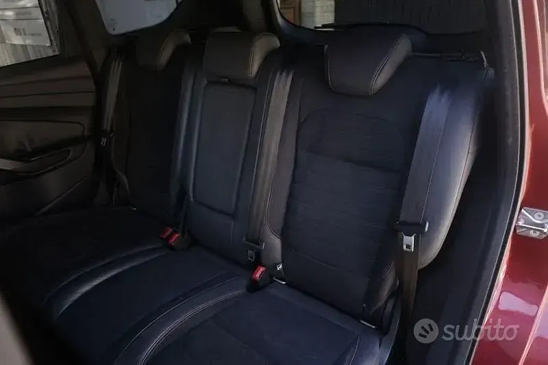 Usata Ford Kuga ST-Line 120 CV (88 kW) 2019 Bordeaux SUV