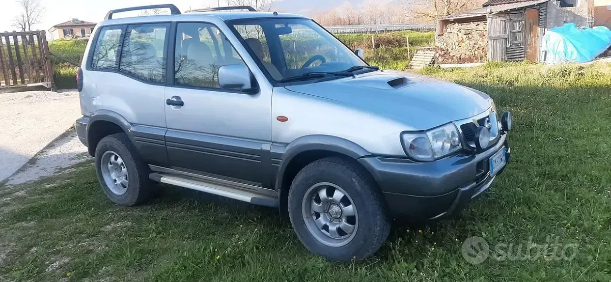 Usata Nissan Terrano 154 CV (113 kW) 2004 Grigio SUV