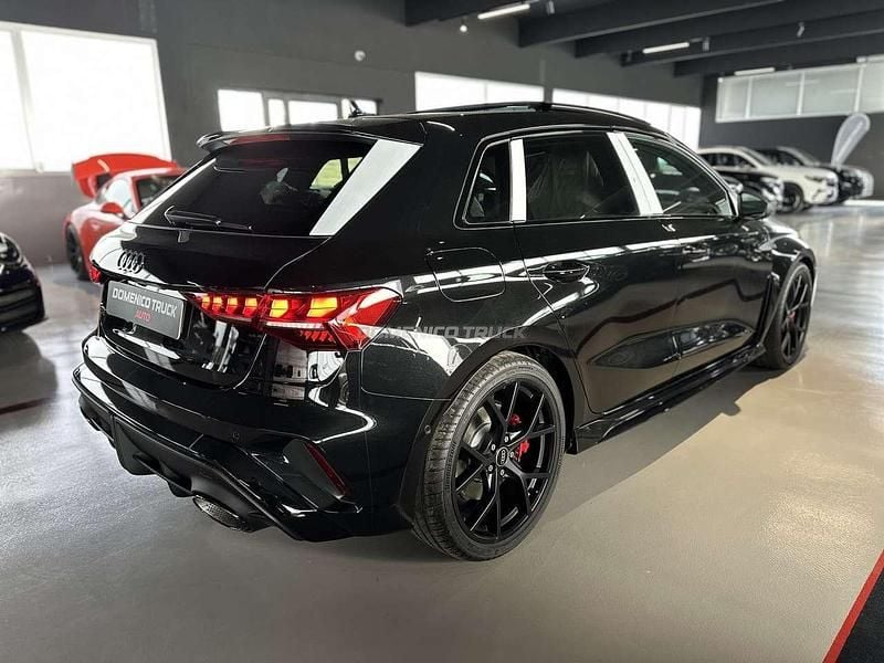 Nuova Audi RS3 Sportback Ambiente 400 CV (294 kW) 2025 Nero Utilitaria