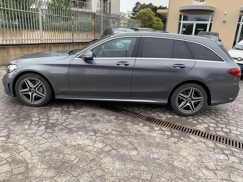 Usata Mercedes C220 Premium 194 CV (142 kW) 2018 Grigio Station wagon