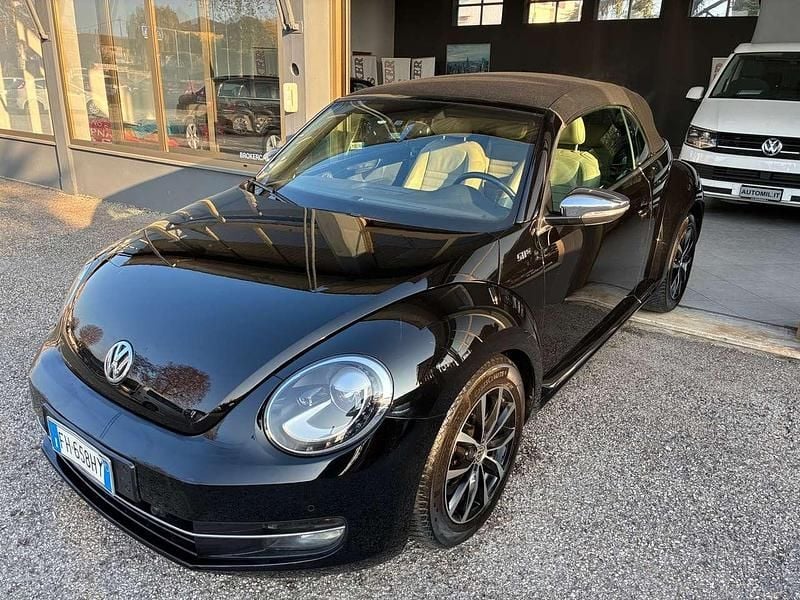 Usata VW Beetle Cabriolet Design 105 CV (77 kW) 2013 Nero Cabrio