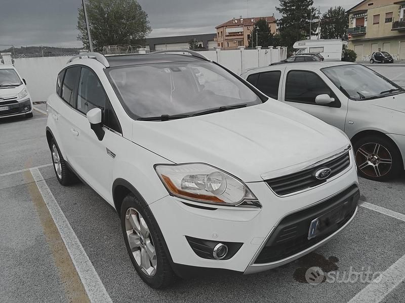 Usata 2010 Ford Kuga Individual SUV | 8900 € (Molto cara) - Immagine 1/4
