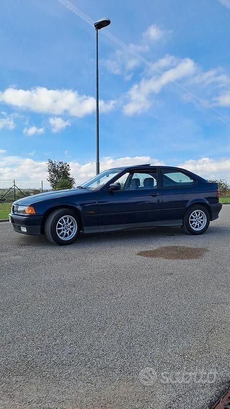 Usata BMW 318 1995 Blu Coupé
