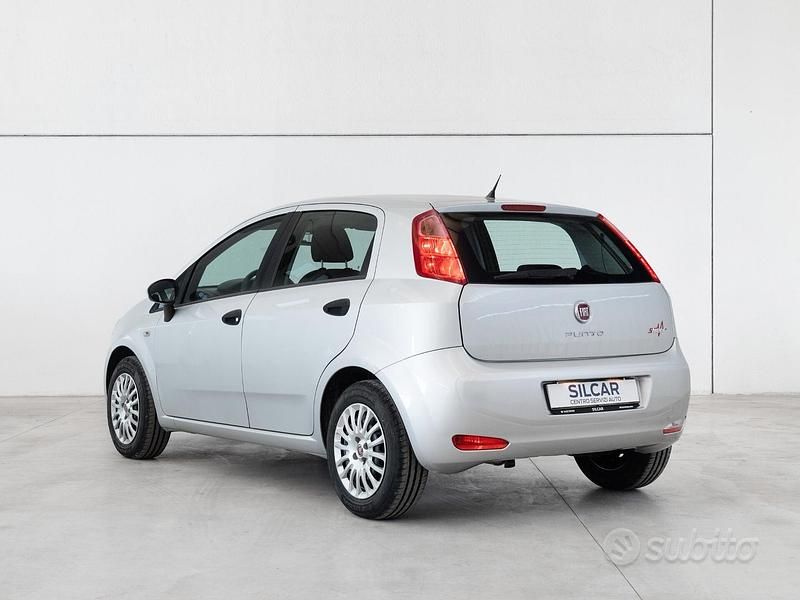 Usata Fiat Punto Street 69 CV (50 kW) 2015 Grigio Utilitaria