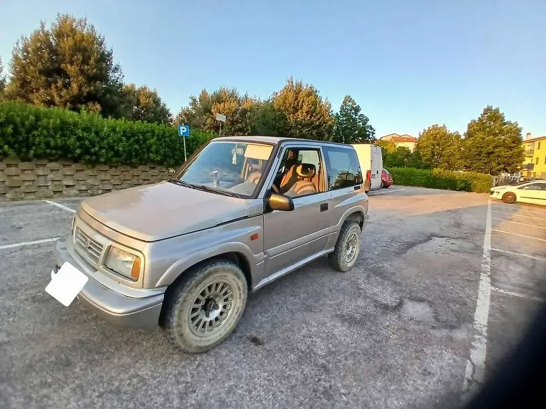 Usata Suzuki Vitara 68 CV (50 kW) 2003 Beige SUV