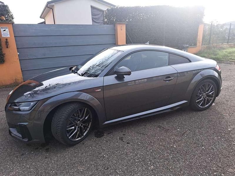 Usata Audi TT Ambiente 197 CV (144 kW) 2019 Grigio Coupé