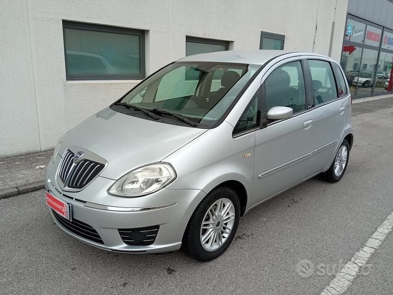 Grigio Usata 2008 Lancia Musa Monovolume | 4600 € (Buon prezzo) - Immagine 1/4