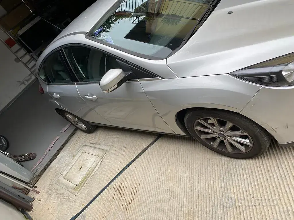 Usata Ford Focus Titanium 120 CV (88 kW) 2016 Grigio Berlina