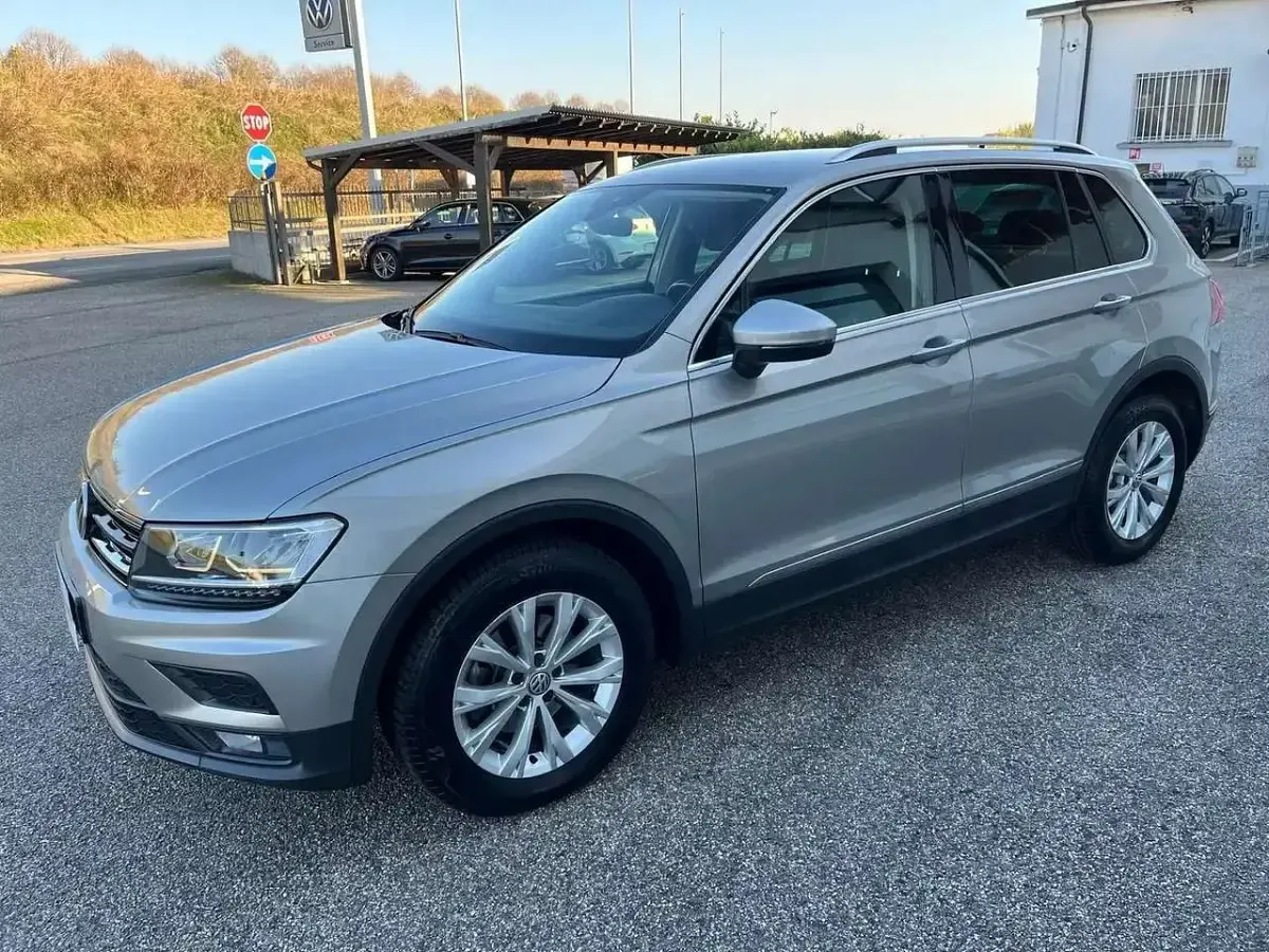 Usata VW Tiguan Business 150 CV (110 kW) 2020 Argento SUV