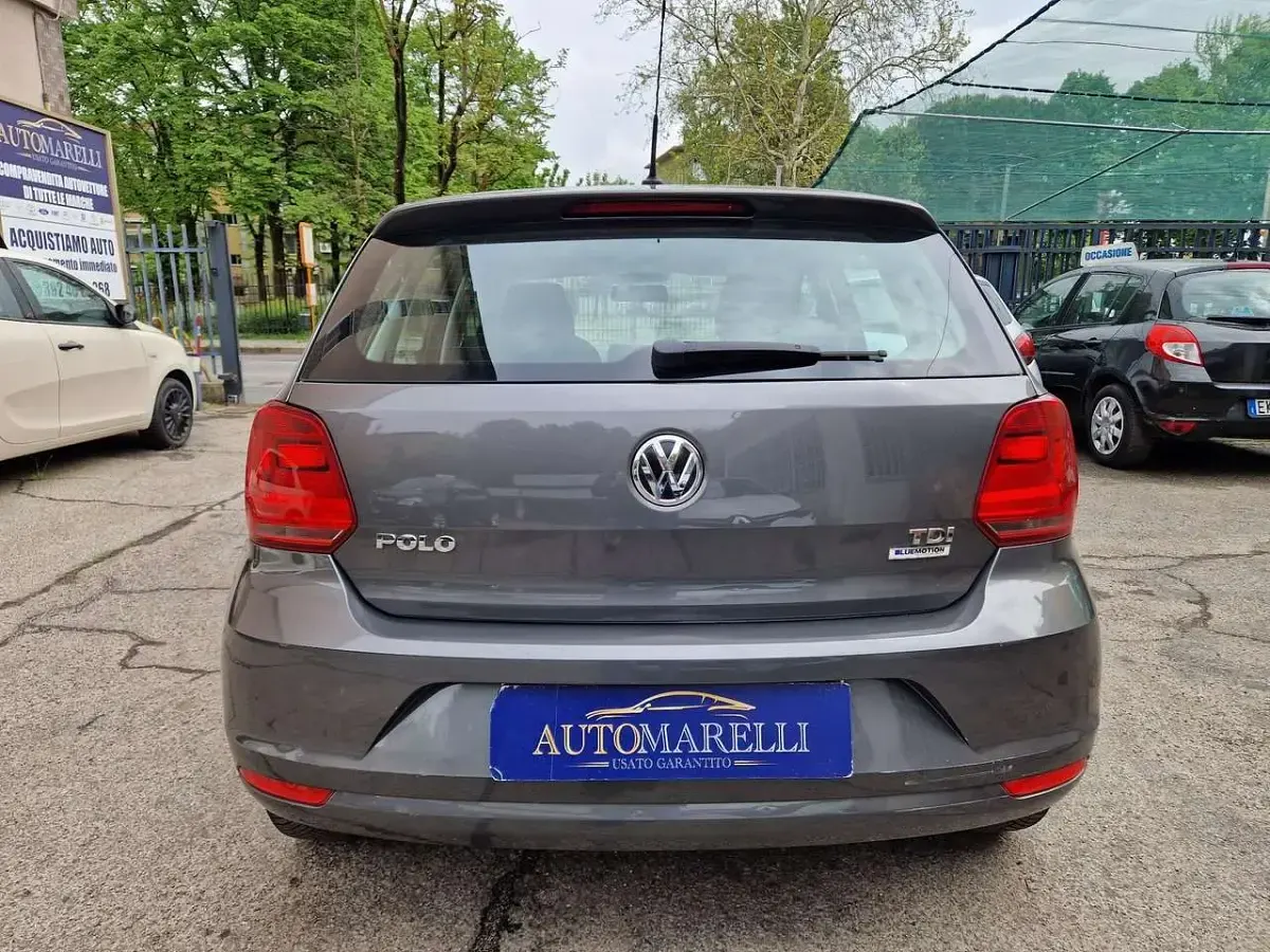 Usata VW Polo S 75 CV (55 kW) 2015 Grigio Berlina