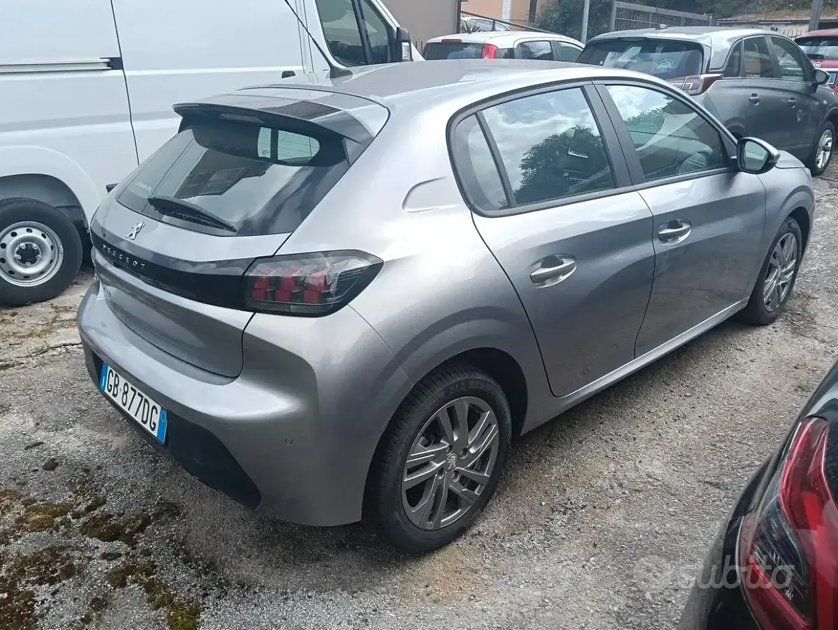 Usata Peugeot 208 Active 102 CV (75 kW) 2020 Grigio Utilitaria