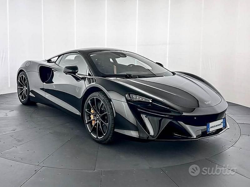 Nero Nuova 2025 McLaren Artura Coupé | 285.180 € - Immagine 1/4