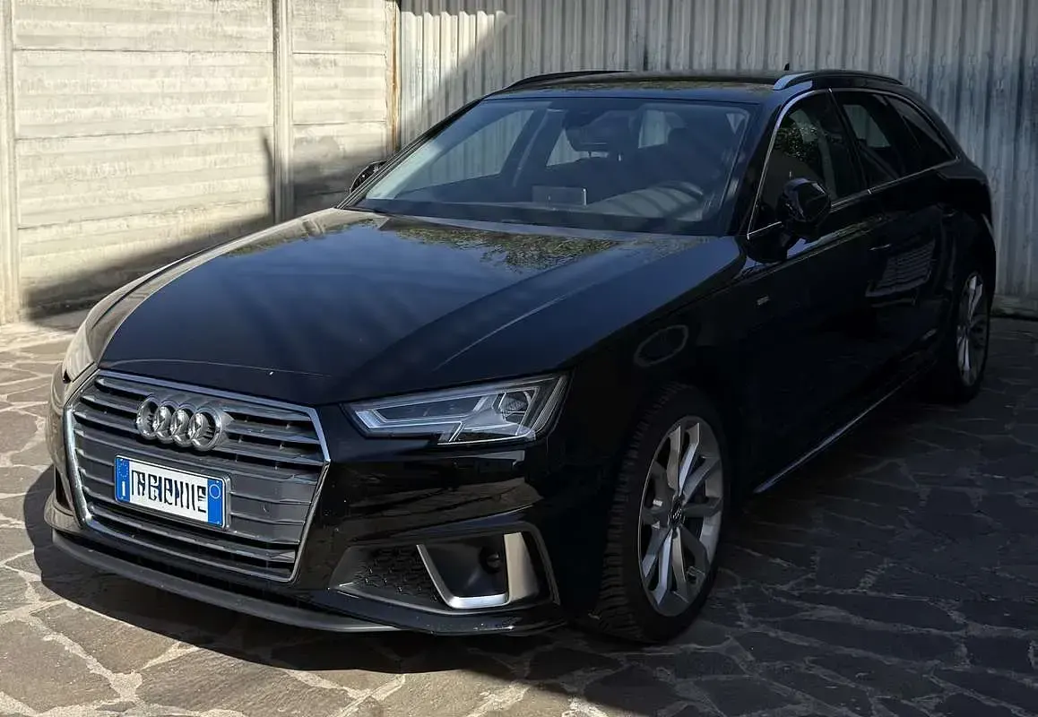 Usata Audi A4 S-Line 150 CV (110 kW) 2019 Nero Station wagon