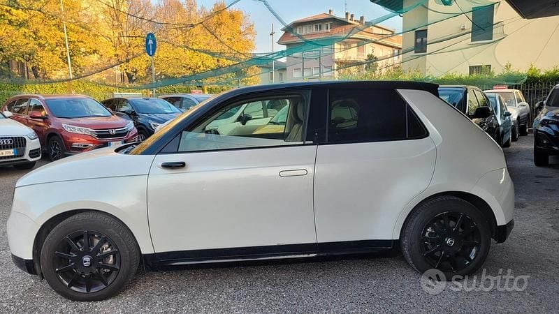 Usata Honda e 60 kW (82 CV) 2021 Bianco Utilitaria