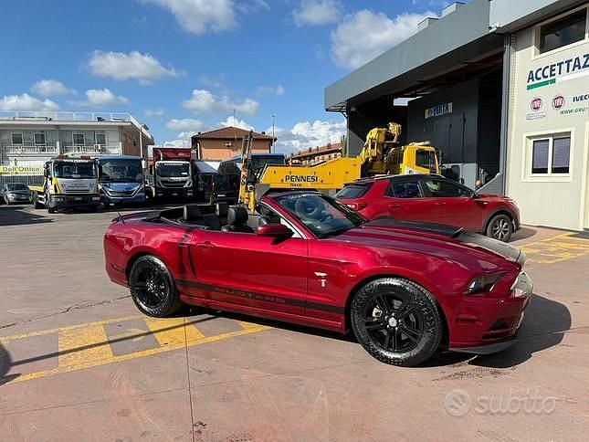 Usata Ford Mustang 305 CV (224 kW) 2014 Cabrio