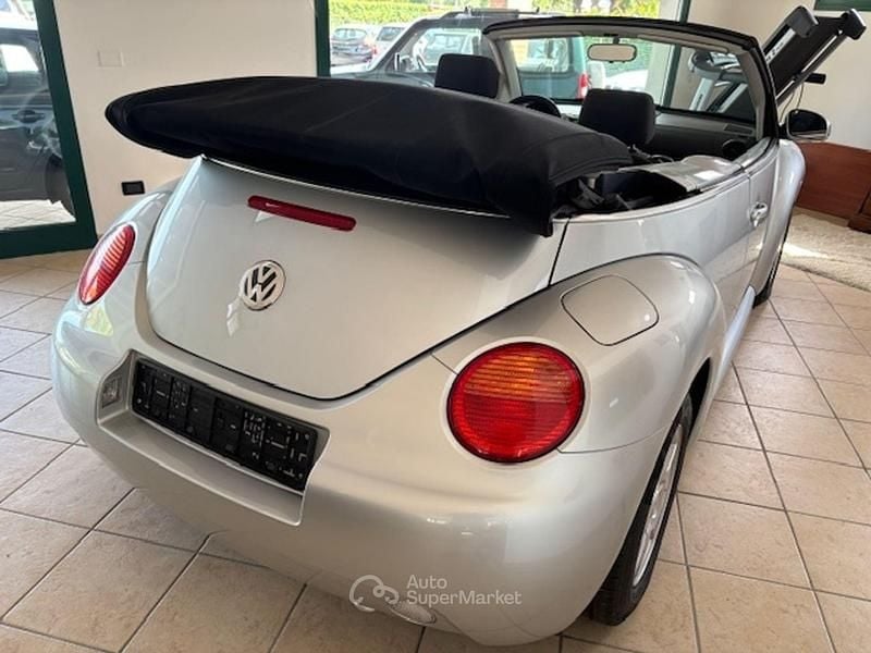 Argento Usata 2005 VW Beetle Cabrio | 7990 € (Cara) - Immagine 1/4