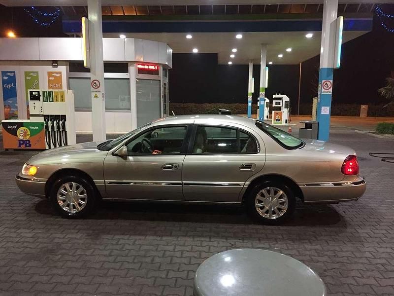 Usata Lincoln Continental 258 CV (189 kW) 1999 Oro Coupé