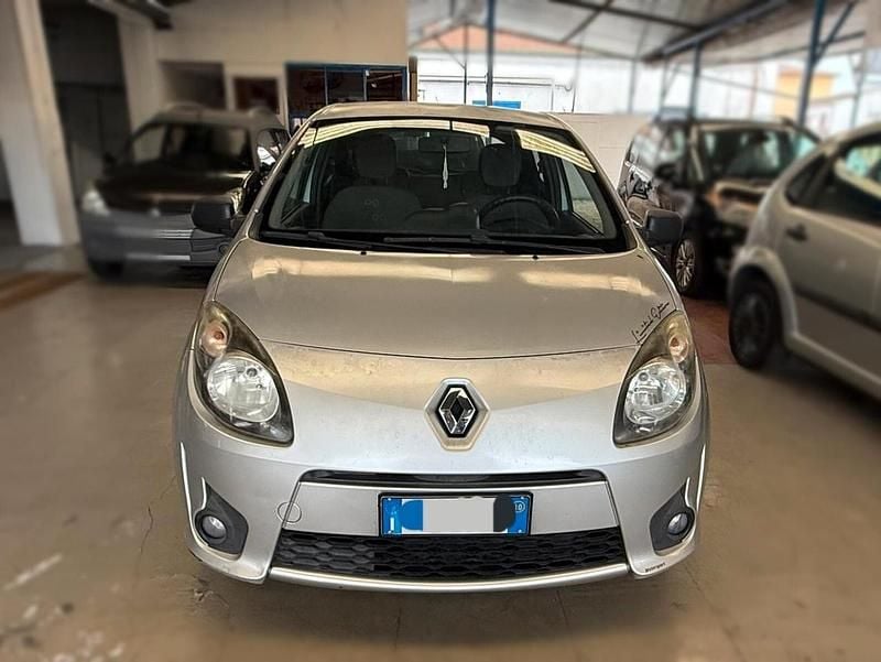 Argento Usata 2010 Renault Twingo Dynamique Due volumi | 3800 € (Buon prezzo) - Immagine 1/4